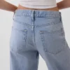 Tief sitzende, locker sitzende Crop-Jeans