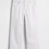 Tief sitzende, locker sitzende Crop-Jeans
