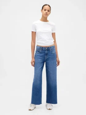 Tief sitzende, ultraweiche, locker sitzende Crop-Jeans