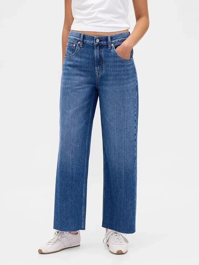 Tief sitzende, ultraweiche, locker sitzende Crop-Jeans
