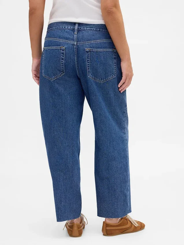Tief sitzende, ultraweiche, locker sitzende Crop-Jeans