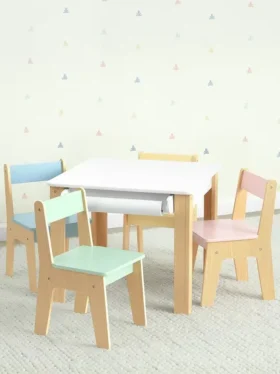 Tisch- und 4-Stuhl-Set für Kleinkinder