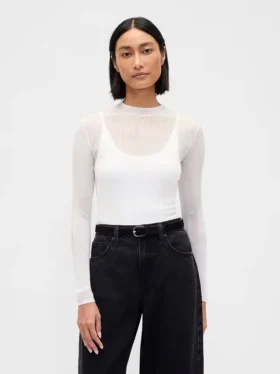 Transparenter Pullover mit hohem Kragen