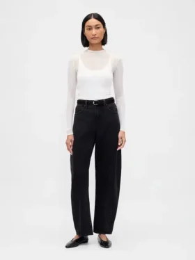 Transparenter Pullover mit hohem Kragen