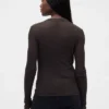 Transparenter Pullover mit hohem Kragen