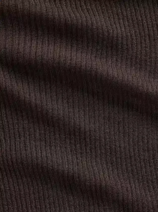 Transparenter Pullover mit hohem Kragen