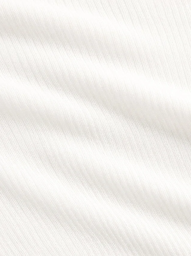 Transparenter Pullover mit hohem Kragen