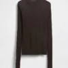 Transparenter Pullover mit hohem Kragen