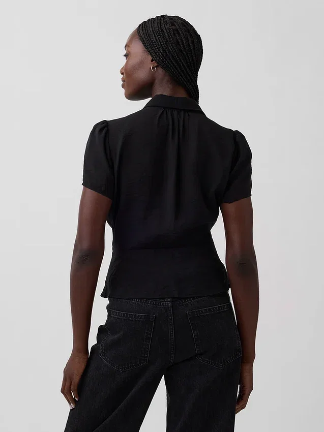 Transparentes Peplum-Oberteil mit Knopfleiste