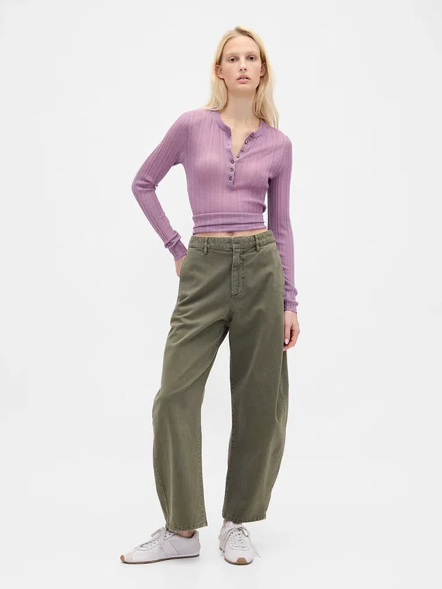 Twill-Hose mit mittlerer Leibhöhe und weitem Bein