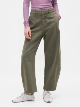 Twill-Hose mit mittlerer Leibhöhe und weitem Bein