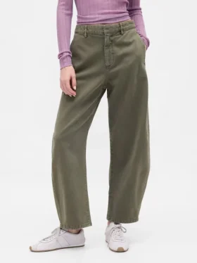 Twill-Hose mit mittlerer Leibhöhe und weitem Bein
