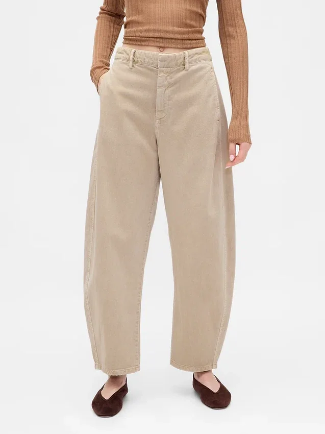 Twill-Hose mit mittlerer Leibhöhe und weitem Bein