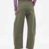 Twill-Hose mit mittlerer Leibhöhe und weitem Bein