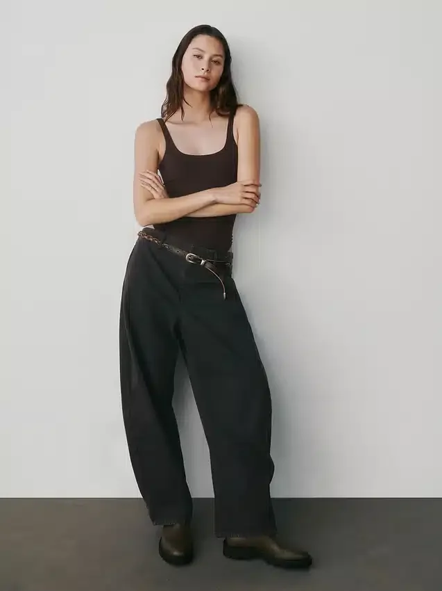 Twill-Hose mit mittlerer Leibhöhe und weitem Bein