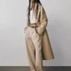 Twill-Hose mit mittlerer Leibhöhe und weitem Bein