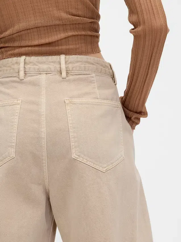 Twill-Hose mit mittlerer Leibhöhe und weitem Bein