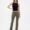 Twill-Hose mit niedriger Leibhöhe, lang und schmal geschnitten