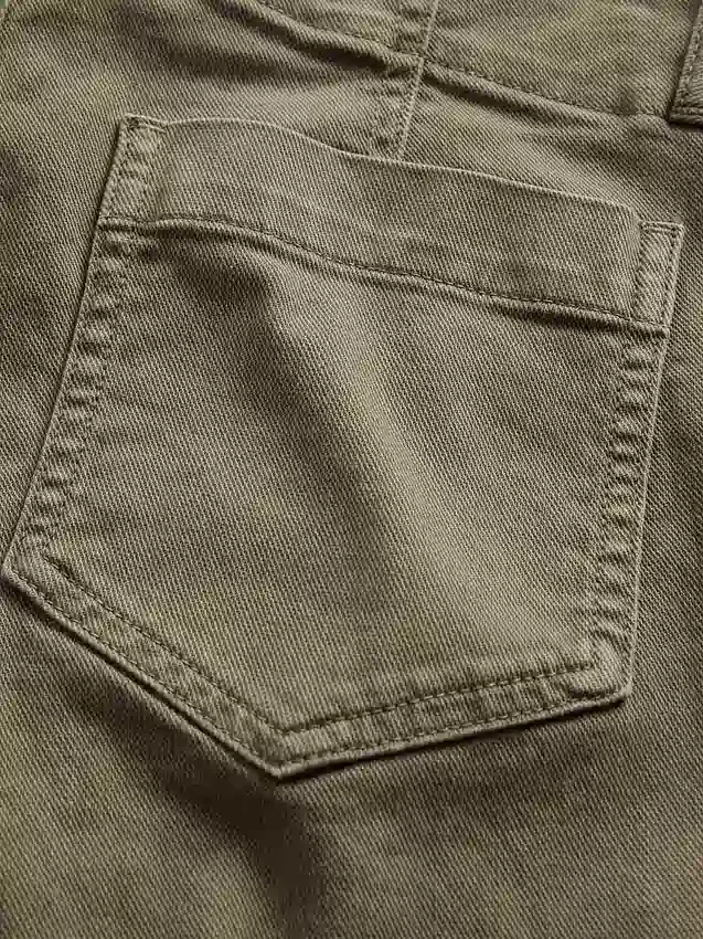 Twill-Hose mit niedriger Leibhöhe, lang und schmal geschnitten