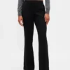 Twill-Hose mit niedriger Leibhöhe und ausgestelltem Bein