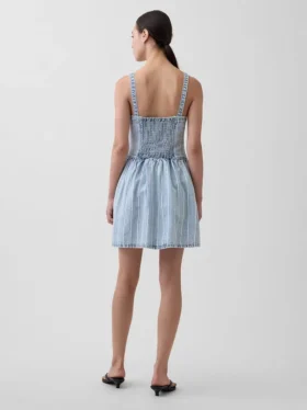 Ultraweiches Mini-Kleid aus gestreiftem Denim mit tief sitzender Taille