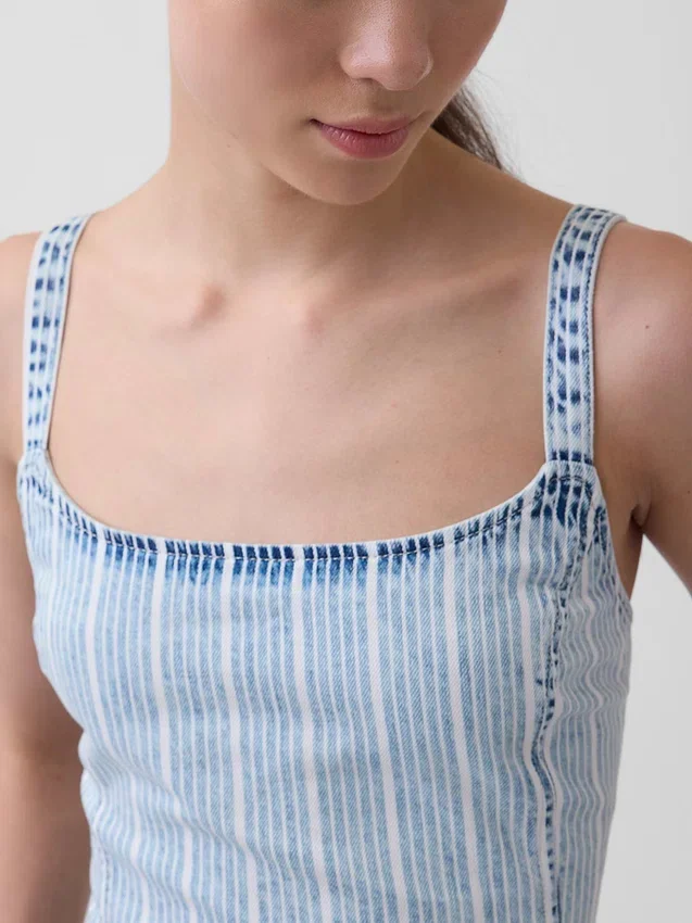 Ultraweiches Mini-Kleid aus gestreiftem Denim mit tief sitzender Taille