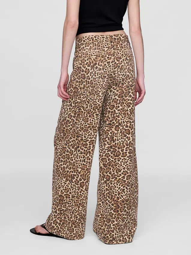 Ultrweiche Baggy-Jeans mit Leopardenmuster und mittlerer Leibhöhe