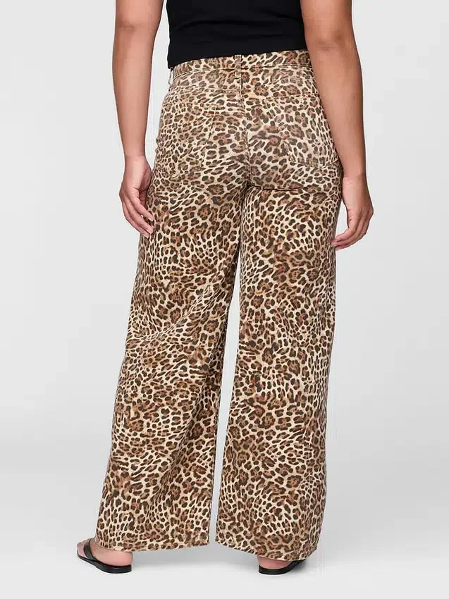 Ultrweiche Baggy-Jeans mit Leopardenmuster und mittlerer Leibhöhe