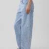 Ultrweiche Barrel-Jeans mit niedriger Leibhöhe