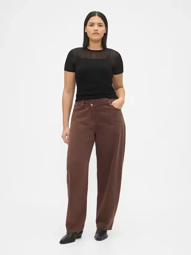 Ultrweiche Crossover-Barrel-Jeans mit hoher Leibhöhe