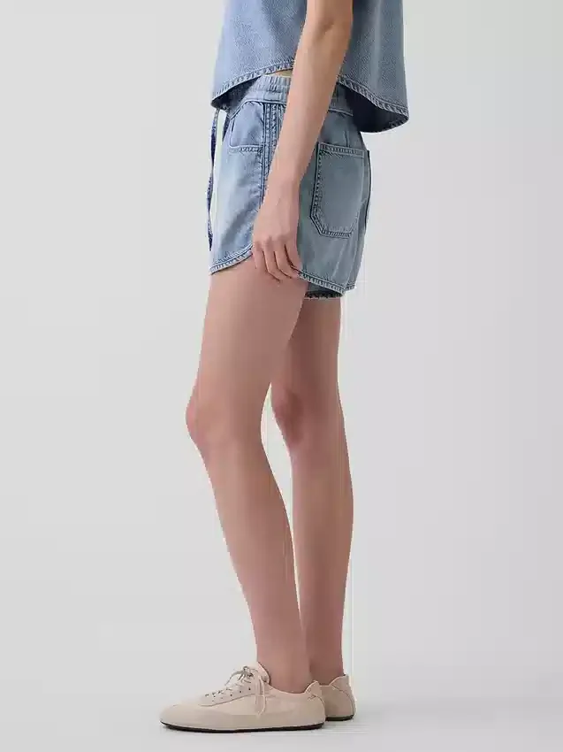 Ultrweiche Denim-Shorts „Easy Dolphin“ mit mittlerer Leibhöhe