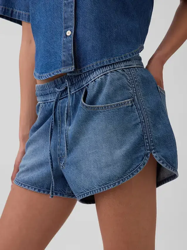 Ultrweiche Denim-Shorts „Easy Dolphin“ mit mittlerer Leibhöhe