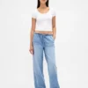 Ultrweiche, locker sitzende Jeans im 90er-Jahre-Stil mit niedriger Leibhöhe