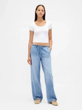 Ultrweiche, locker sitzende Jeans im 90er-Jahre-Stil mit niedriger Leibhöhe