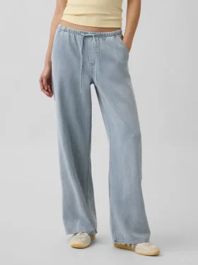 Ultrweiche, locker sitzende Jeans im 90er-Jahre-Stil mit niedriger Leibhöhe