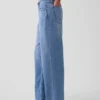 Ultrweiche, locker sitzende Jeans im 90er-Jahre-Stil mit niedriger Leibhöhe