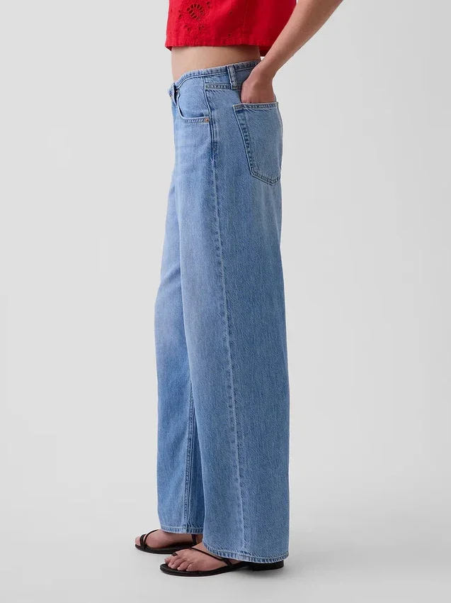 Ultrweiche, locker sitzende Jeans im 90er-Jahre-Stil mit niedriger Leibhöhe