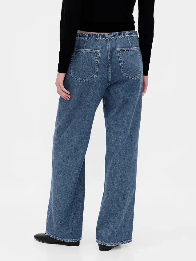 Ultrweiche, locker sitzende Jeans im 90er-Jahre-Stil mit niedriger Leibhöhe