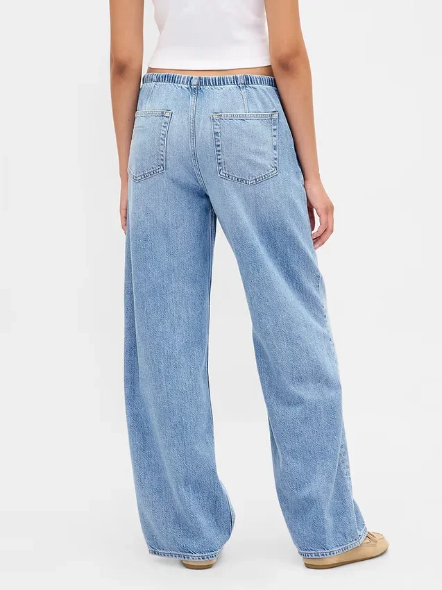 Ultrweiche, locker sitzende Jeans im 90er-Jahre-Stil mit niedriger Leibhöhe