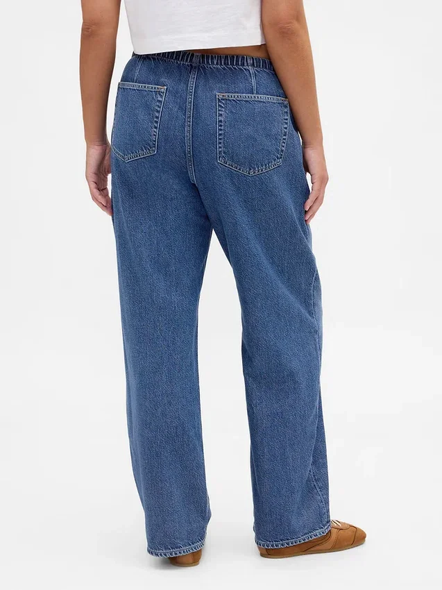 Ultrweiche, locker sitzende Jeans im 90er-Jahre-Stil mit niedriger Leibhöhe