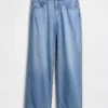 Ultrweiche, locker sitzende Jeans im 90er-Jahre-Stil mit niedriger Leibhöhe