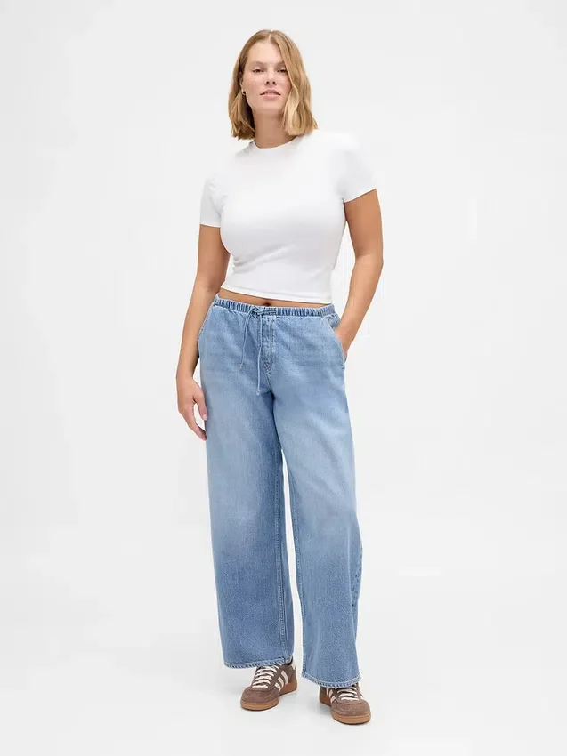 Ultrweiche, locker sitzende Jeans im 90er-Jahre-Stil mit niedriger Leibhöhe