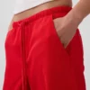 Ultrweiche, locker sitzende Jeans im 90er-Jahre-Stil mit niedriger Leibhöhe