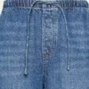 Ultrweiche, locker sitzende Jeans im 90er-Jahre-Stil mit niedriger Leibhöhe
