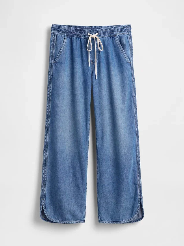 Ultrweiche, locker sitzende Jeans im 90er-Jahre-Stil mit tiefem Bund und Dolphin-Saum