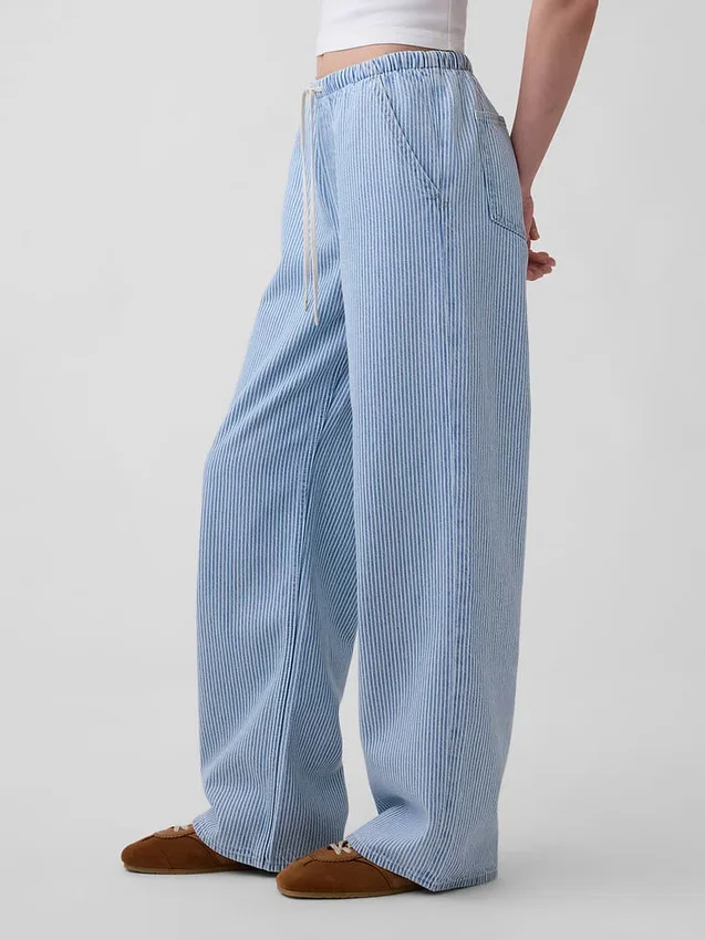 Ultrweiche, locker sitzende Streifen-Jeans im 90er-Jahre-Stil mit niedriger Leibhöhe