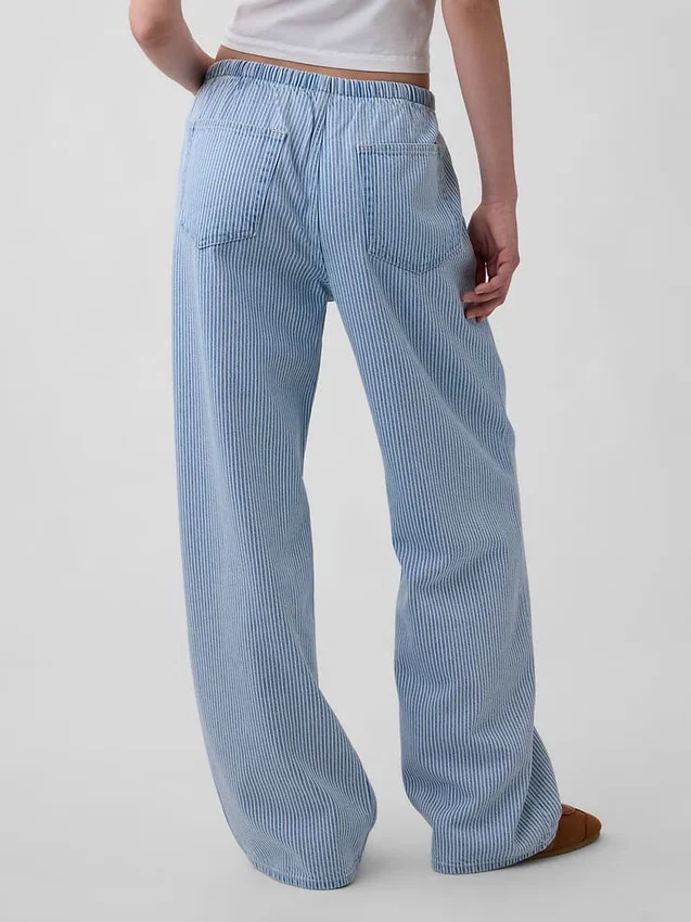 Ultrweiche, locker sitzende Streifen-Jeans im 90er-Jahre-Stil mit niedriger Leibhöhe