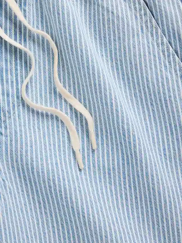 Ultrweiche, locker sitzende Streifen-Jeans im 90er-Jahre-Stil mit niedriger Leibhöhe