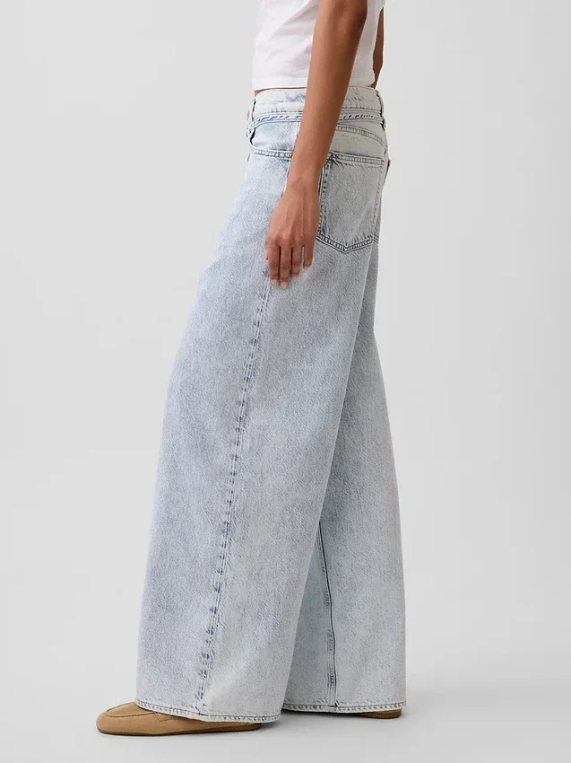 Ultrweiche, weit geschnittene Micro-Gürtel-Jeans mit mittlerer Leibhöhe