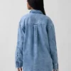 Ultrweiches Denim-Hemd in Oversize-Passform mit gerafften Ärmeln